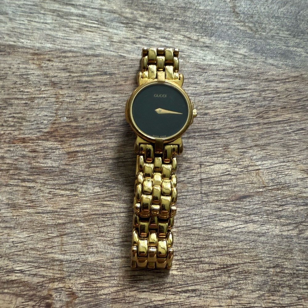 Gucci Swiss made Quartz women’s watch museum style 3400L